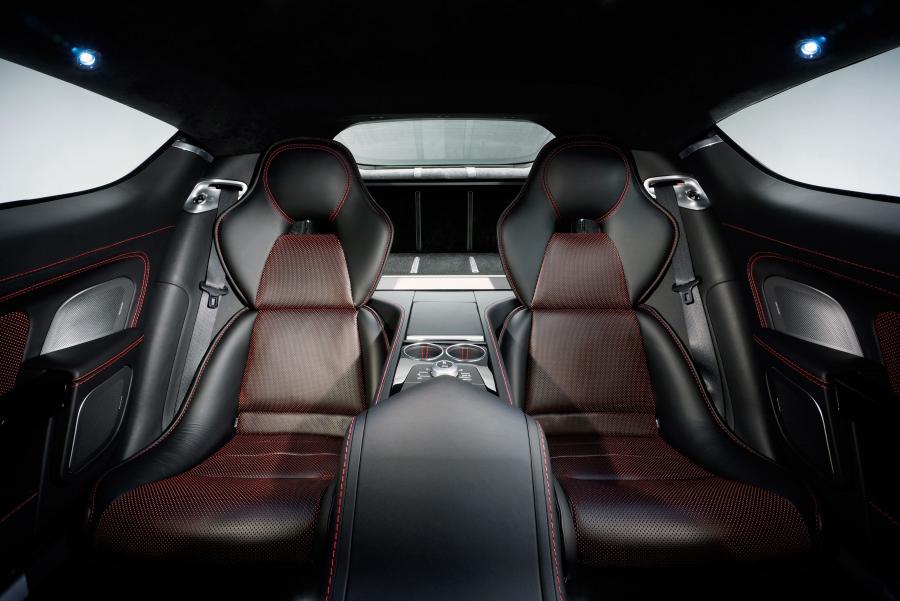 Интерьер Aston Martin Rapide S 2013 года  (фото 8 из 69)